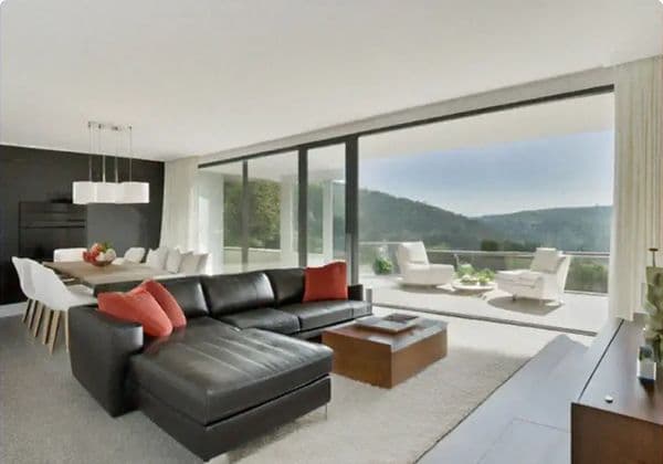 Exclusive 5-room residence with a rooftop terrace